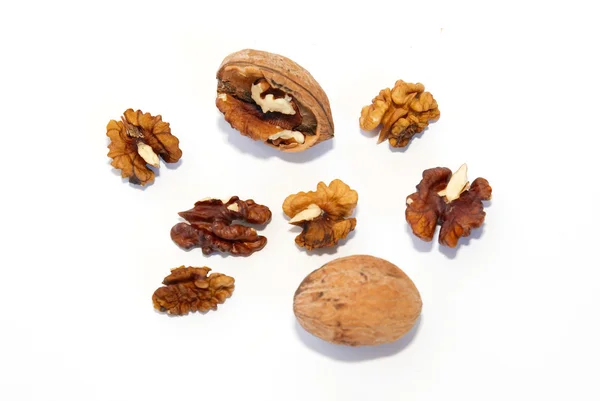Vlašské ořechy, izolované na bílém. — Stock fotografie