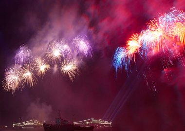 Selam, fireworks üstüne koy. Akyar, Ukrayna.