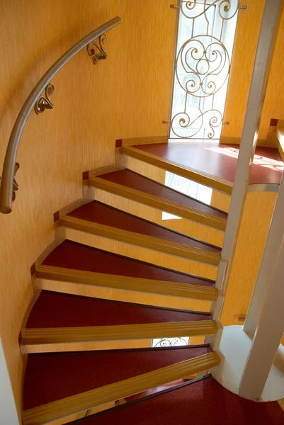 집에서 나선형 계단. — 스톡 사진
