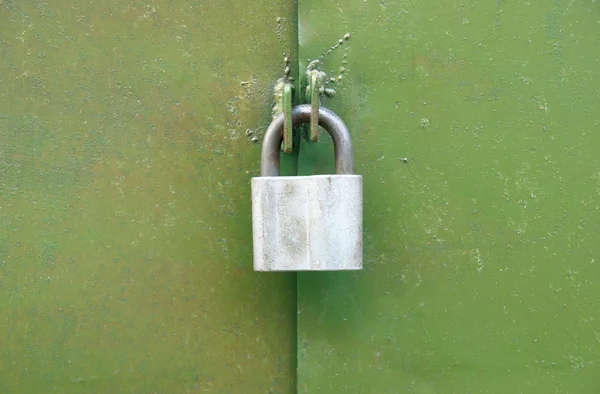 Zamek do drzwi zielony. — Zdjęcie stockowe