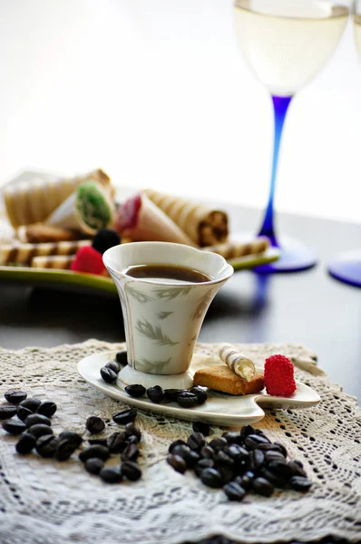 Cup of coffee with sweets — Stock Photo, Image