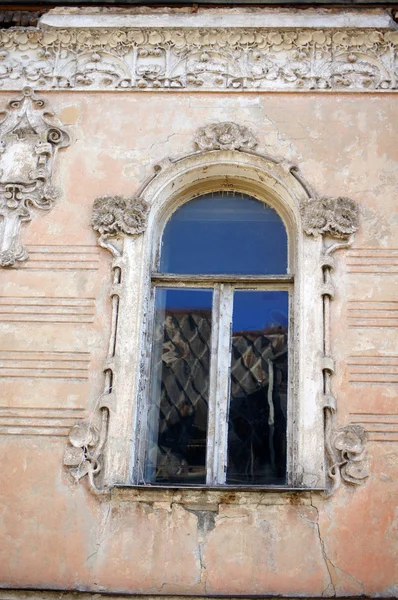 Façade Art Nouveau dans la vieille ville de Tbilissi — Photo