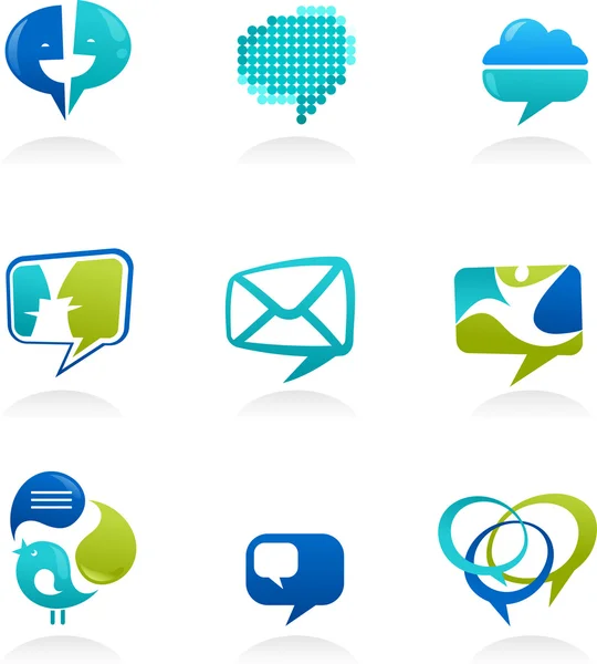 Verzameling van sociale media en spraak bubbels icons — Stockvector