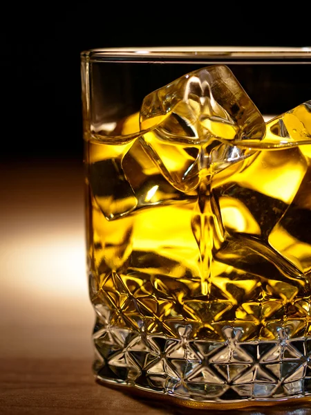 Whisky met ijs — Stockfoto