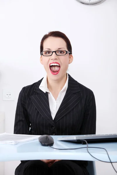 Mulher de negócios gritando . — Fotografia de Stock