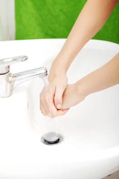 Washing hands at home. — Stock Photo, Image