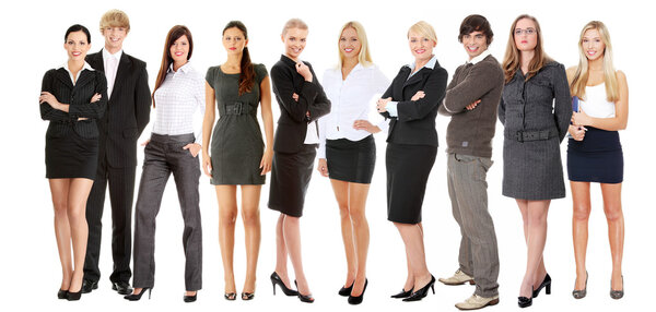 Молодые бизнесмены улыбаются в камеру
.