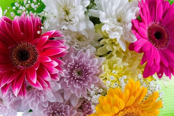 Ramo de hermosas flores — Foto de Stock