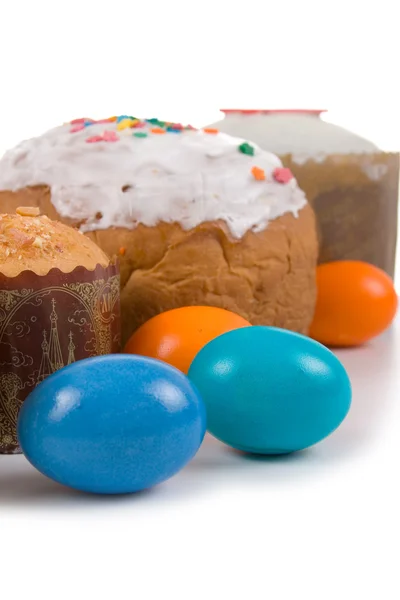 复活节蛋糕和蛋 — 图库照片