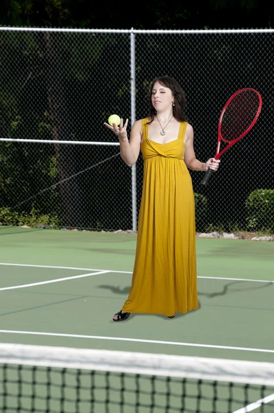 Femme jouant au tennis — Photo