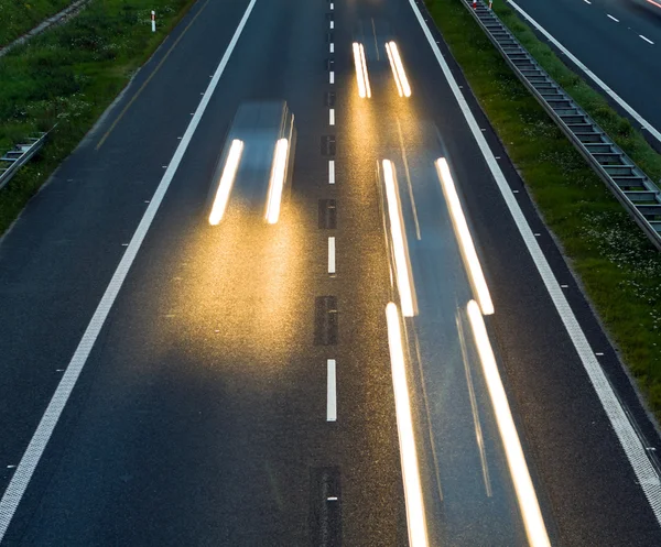 Traffico autostradale, velocità e movimento sfocato — Foto Stock