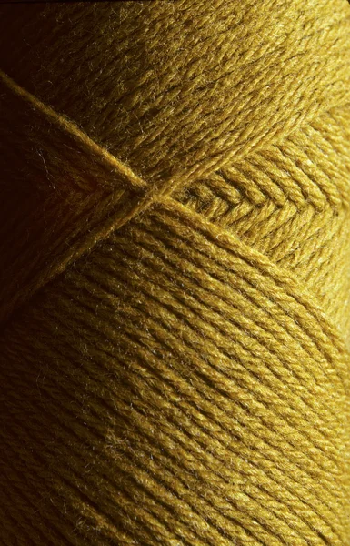 Guld ull stickning garn nystan — Stockfoto