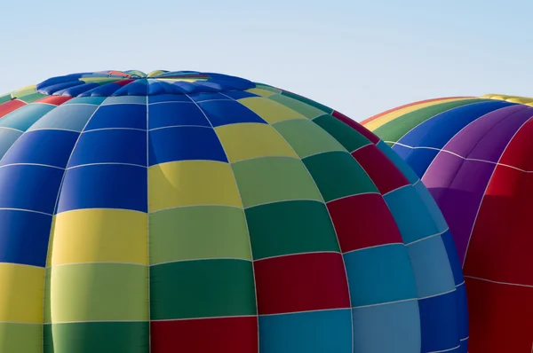 Seções superiores de balões de ar quente infláveis ou ascendentes — Fotografia de Stock