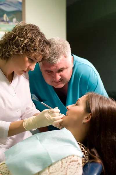 Lavori di una clinica dentistica — Foto Stock
