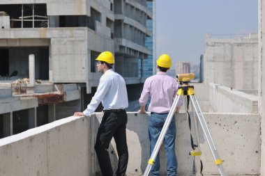 Mimarlar inşaatı sitede ekip
