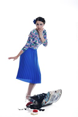 retro kadınla Pinup: izole seyahat çantası