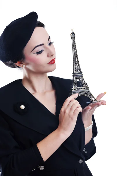 파리와 아름 다운 젊은 여성 상징 에펠 탑 — 스톡 사진