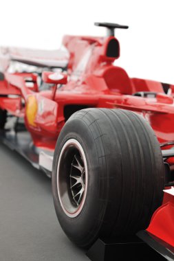 Kırmızı formel 1 modeli