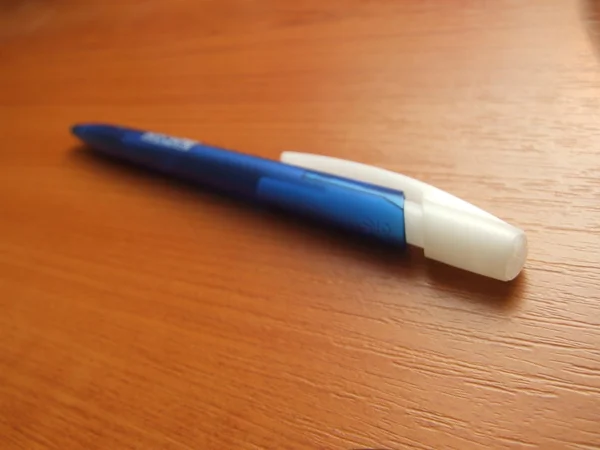 Stift auf dem Schreibtisch — Stockfoto