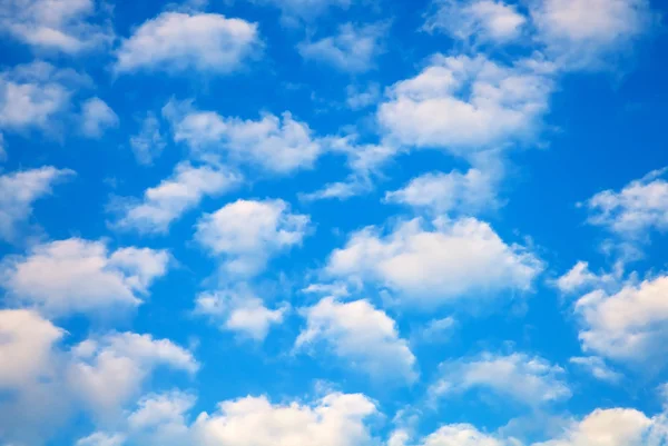 Nori pufoși albi — Fotografie, imagine de stoc
