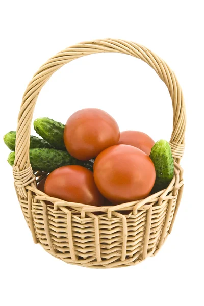 Korg med grönsaker. — Stockfoto
