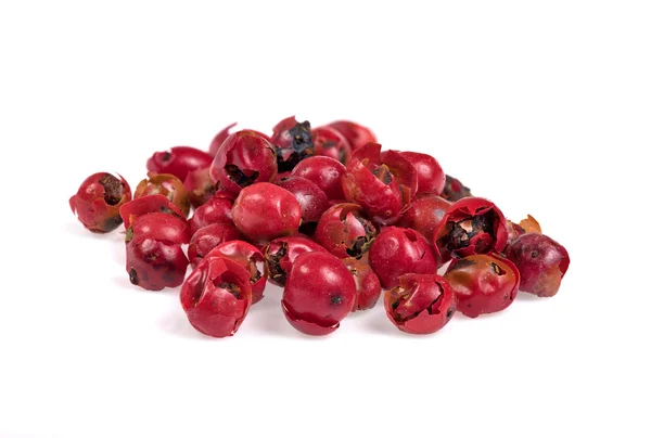 Κόκκινη πιπεριά σωρού απομονωθεί σε λευκό — Φωτογραφία Αρχείου