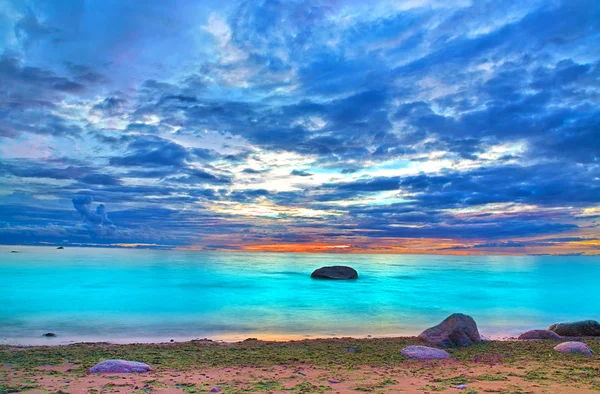 Azuurblauwe oceaan zonsondergang — Stockfoto