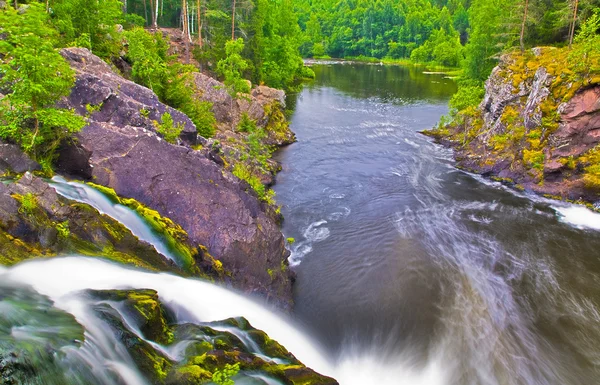 Forest-tó és a kis vízesés — 스톡 사진
