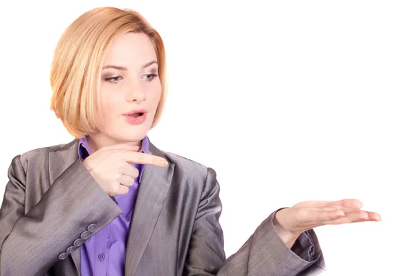 Geschäftsfrau zeigt den Finger auf der Handfläche — Stockfoto