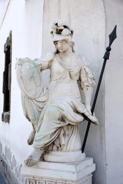 Άγαλμα της Παλλάδας Αθηνάς στη Βουδαπέστη — Φωτογραφία Αρχείου