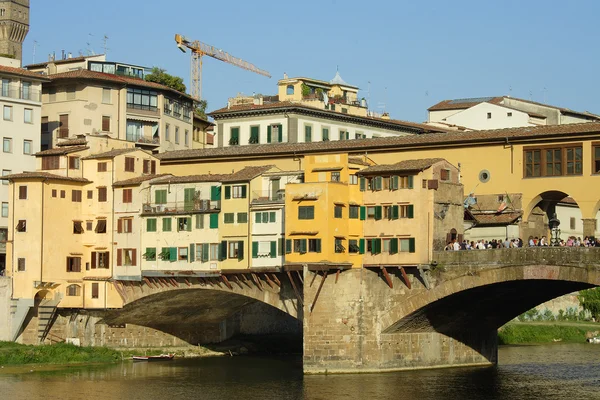 Florencia, el famoso puente "Ponte Vecchio " — Foto de Stock