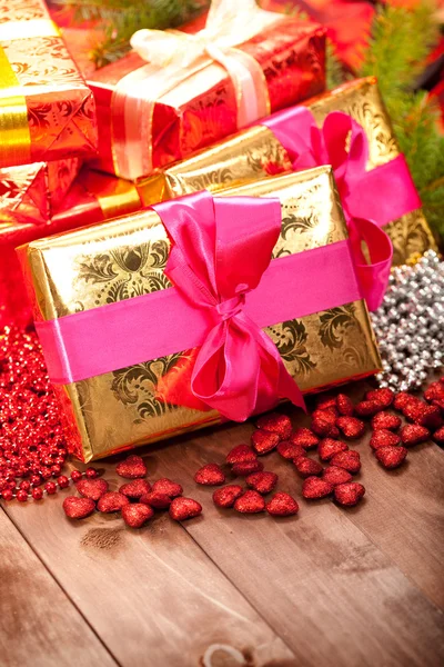 Prezenty - świąteczne dekoracje — Zdjęcie stockowe