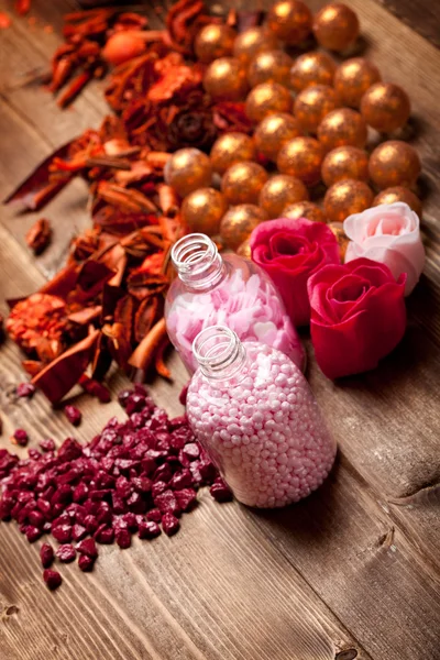 Aromatherapy - pink bath salt and balls — Stock Photo, Image