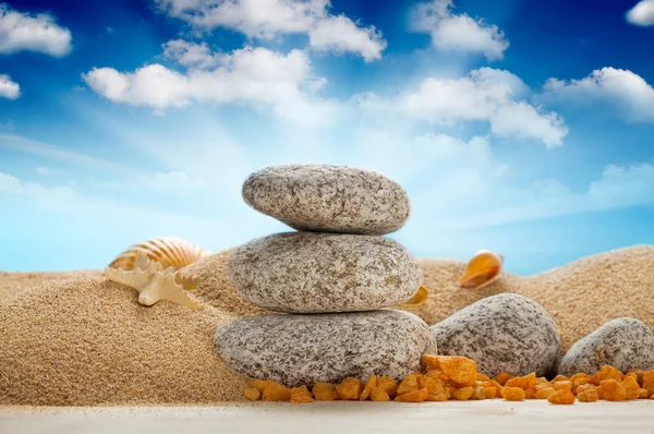 Spa stilleven - stenen op strand — Stockfoto