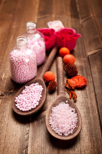 Pink bath salt for aromatherapy — Stock Photo, Image