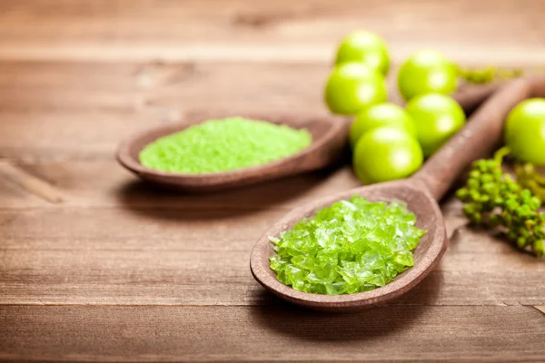 Green salt for aromatherapy Royalty Free Stock Photos