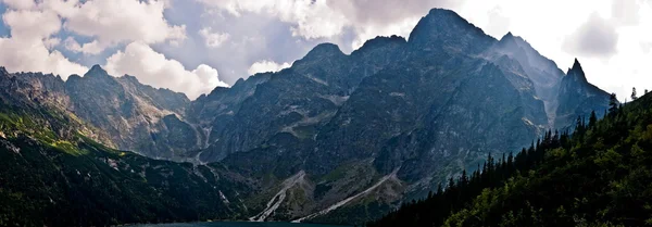 Panorama van de hoge tatra bergen — Stockfoto