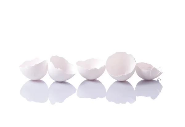 Cáscaras de huevo aisladas — Foto de Stock