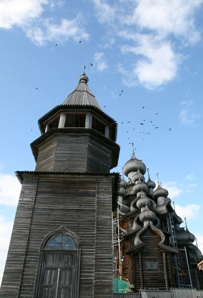 Stary drewniany kościółek transformacji na wyspie kizhi — Zdjęcie stockowe
