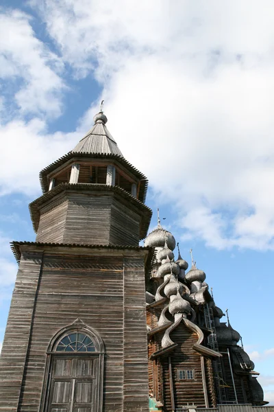 Antigua iglesia de madera de transformación en la isla de Kizhi —  Fotos de Stock