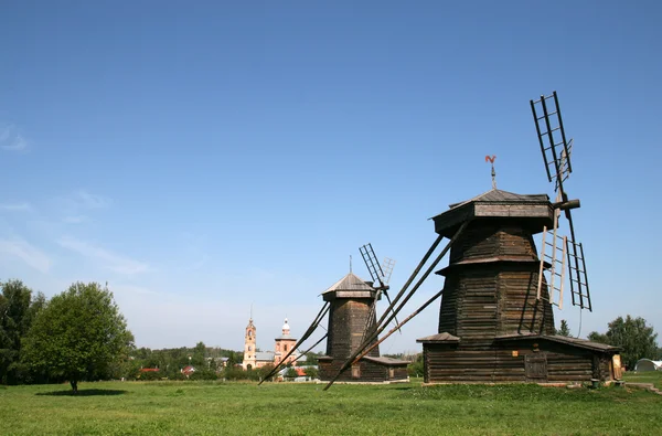 Antiguo molino de viento de madera —  Fotos de Stock