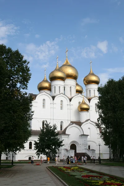 Kathedraal van Uspenski in Jaroslavl Rusland — Stockfoto