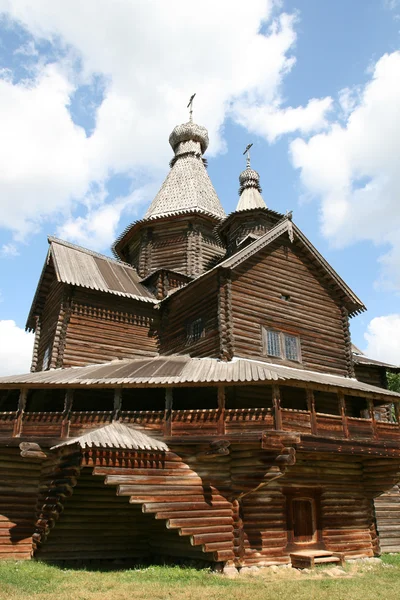 Starý dřevěný kostel v vitoslavlitsy — Stock fotografie
