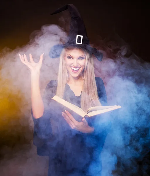 Witch conjuring — Stock Photo, Image