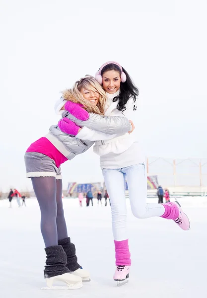 女孩滑冰 — 图库照片