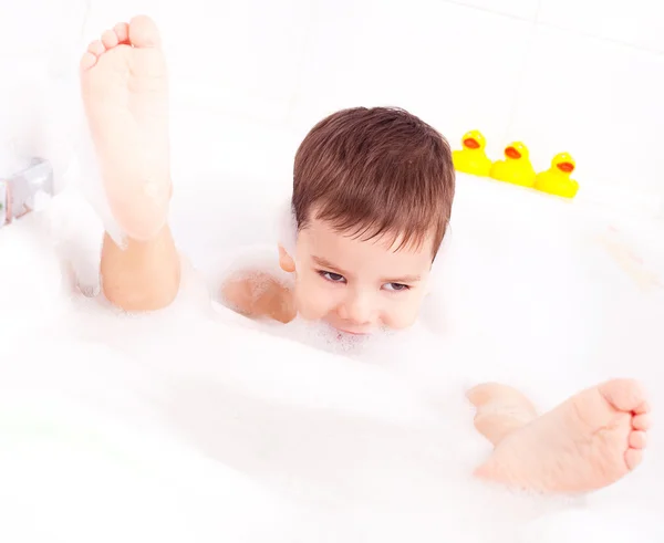 お風呂の少年 — ストック写真