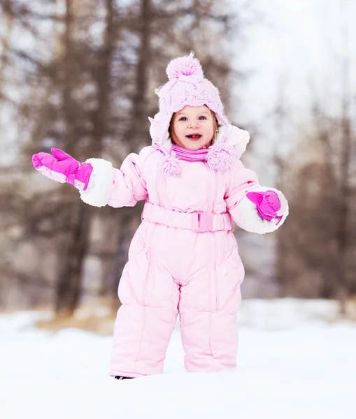 Baby buiten — Stockfoto