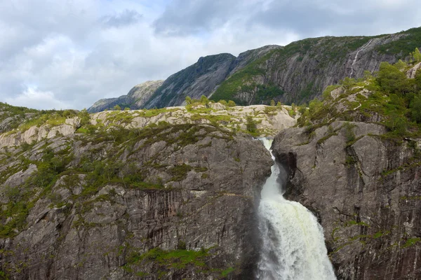 Cachoeira de Manafossen — Fotografia de Stock