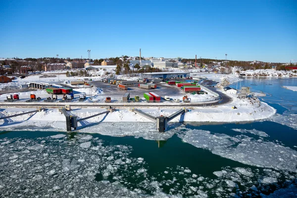 Hafen mit Eis bedeckt — Stockfoto