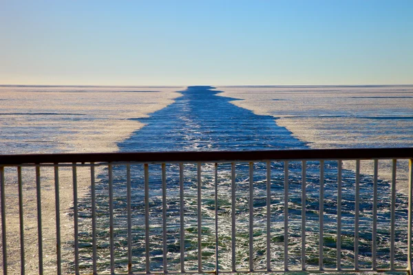 Aufwachen im gefrorenen Meer — Stockfoto